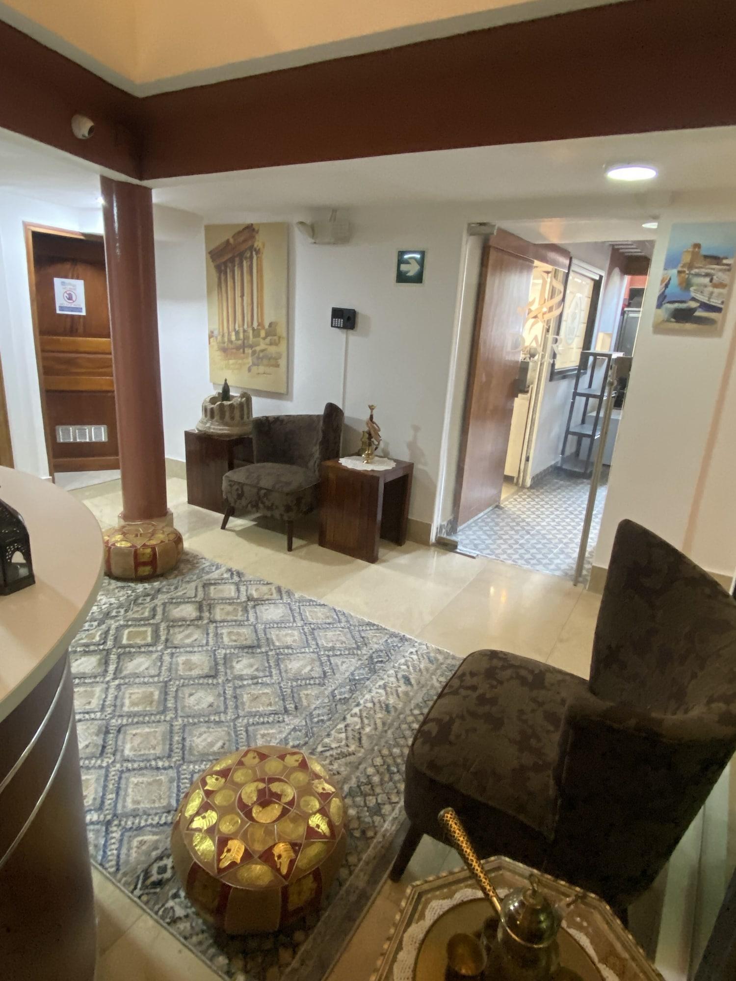 Vista Lobby Oasis Hotel