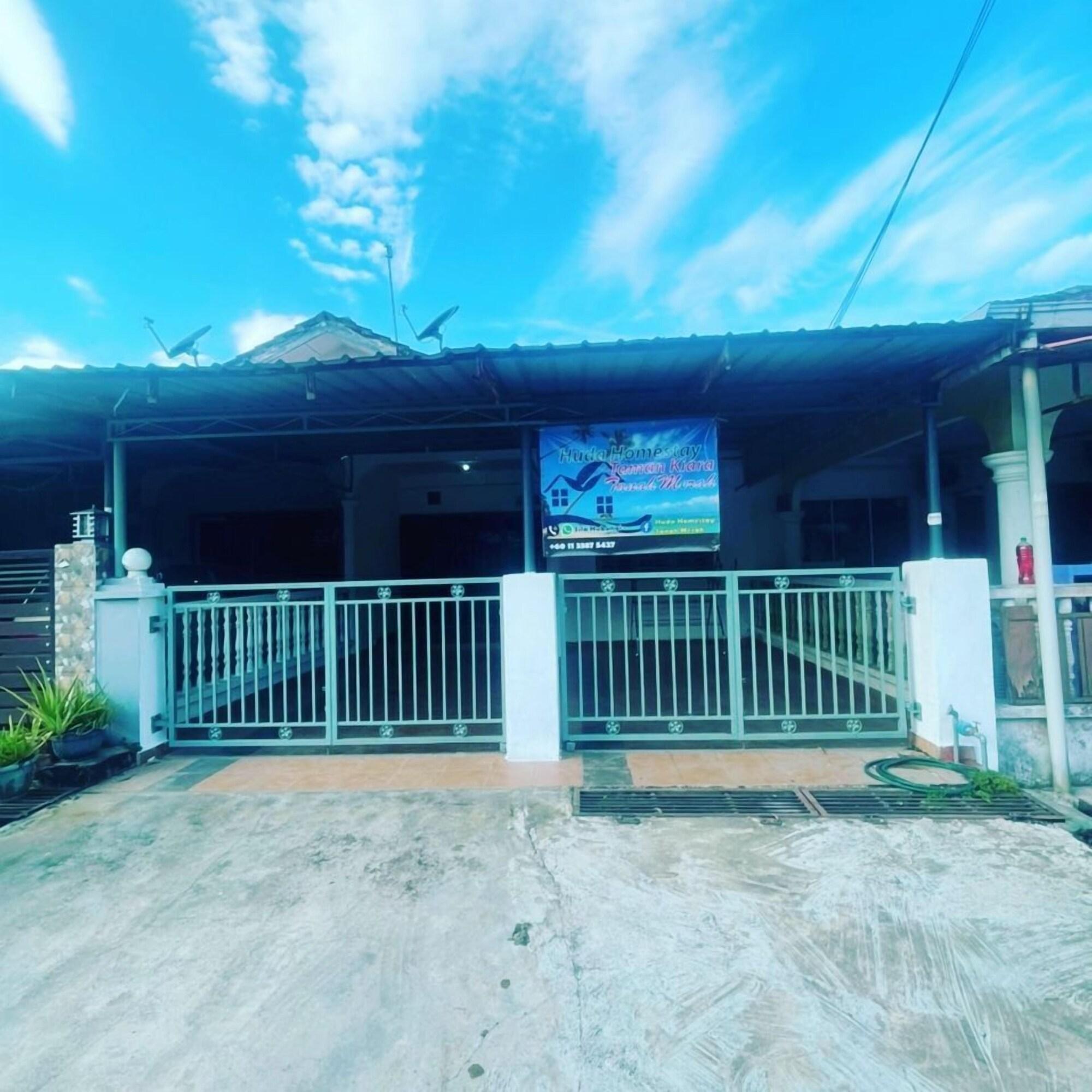 Vista Exterior HUDA HOMESTAY BANDAR TANAH MERAH