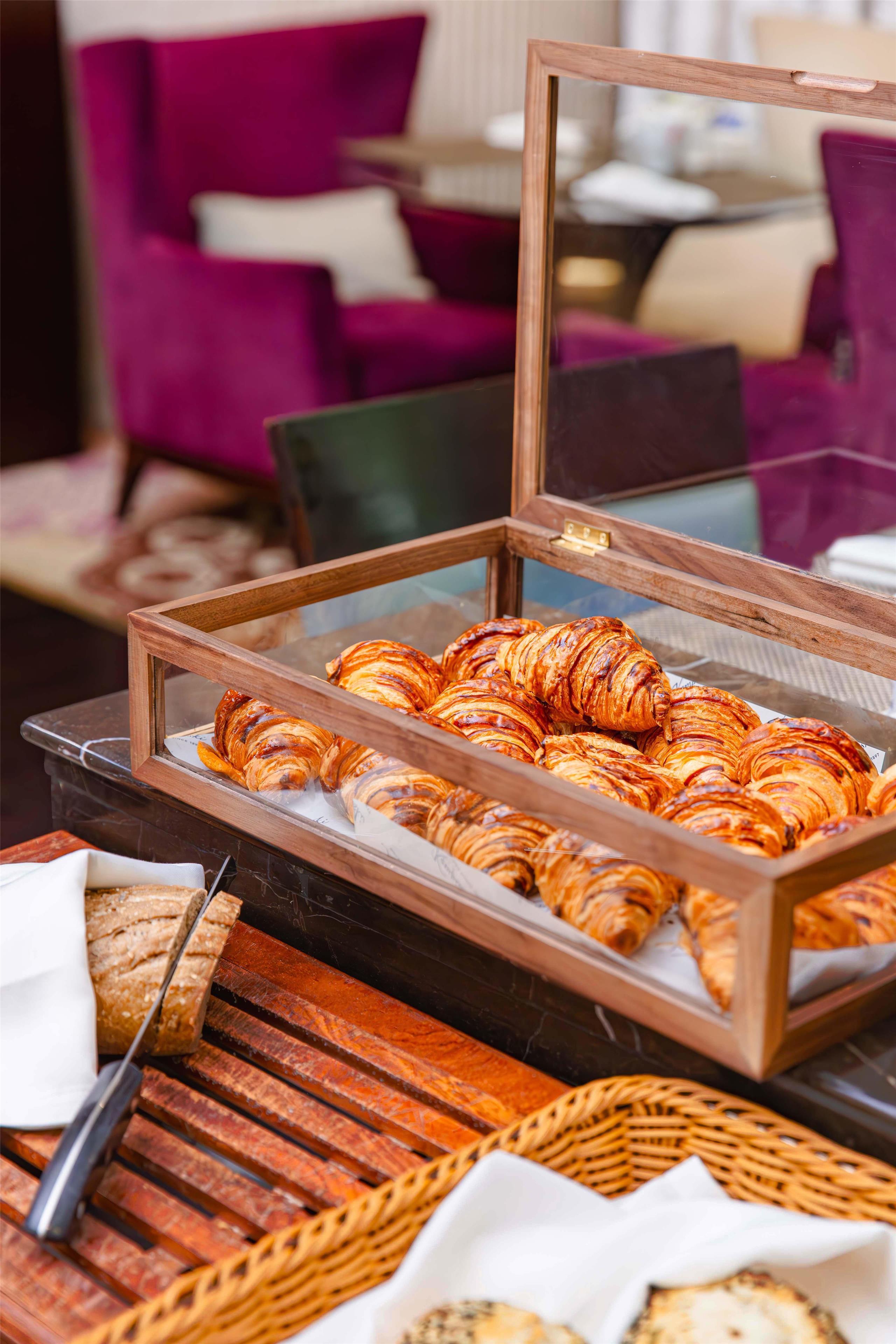 Restaurant THE ONE Shanghai Downtown, Vignette Collection by IHG