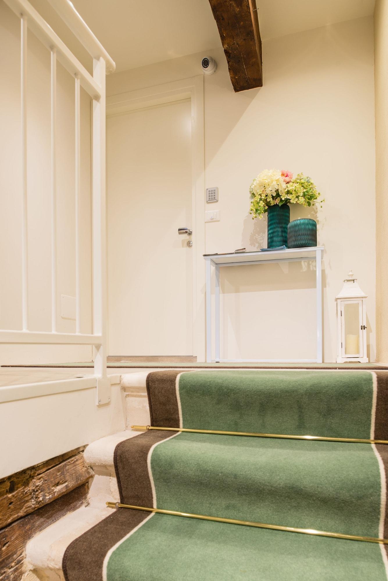 Varios DIMORA CAPULETI