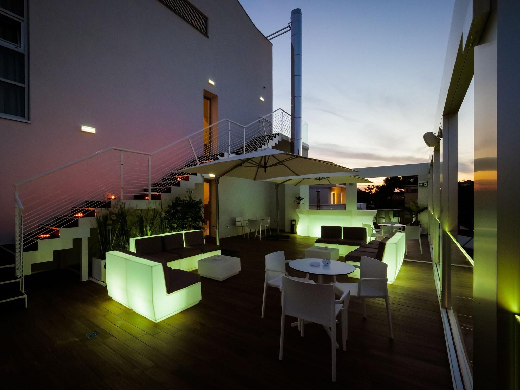Vista Exterior Dan Hotel