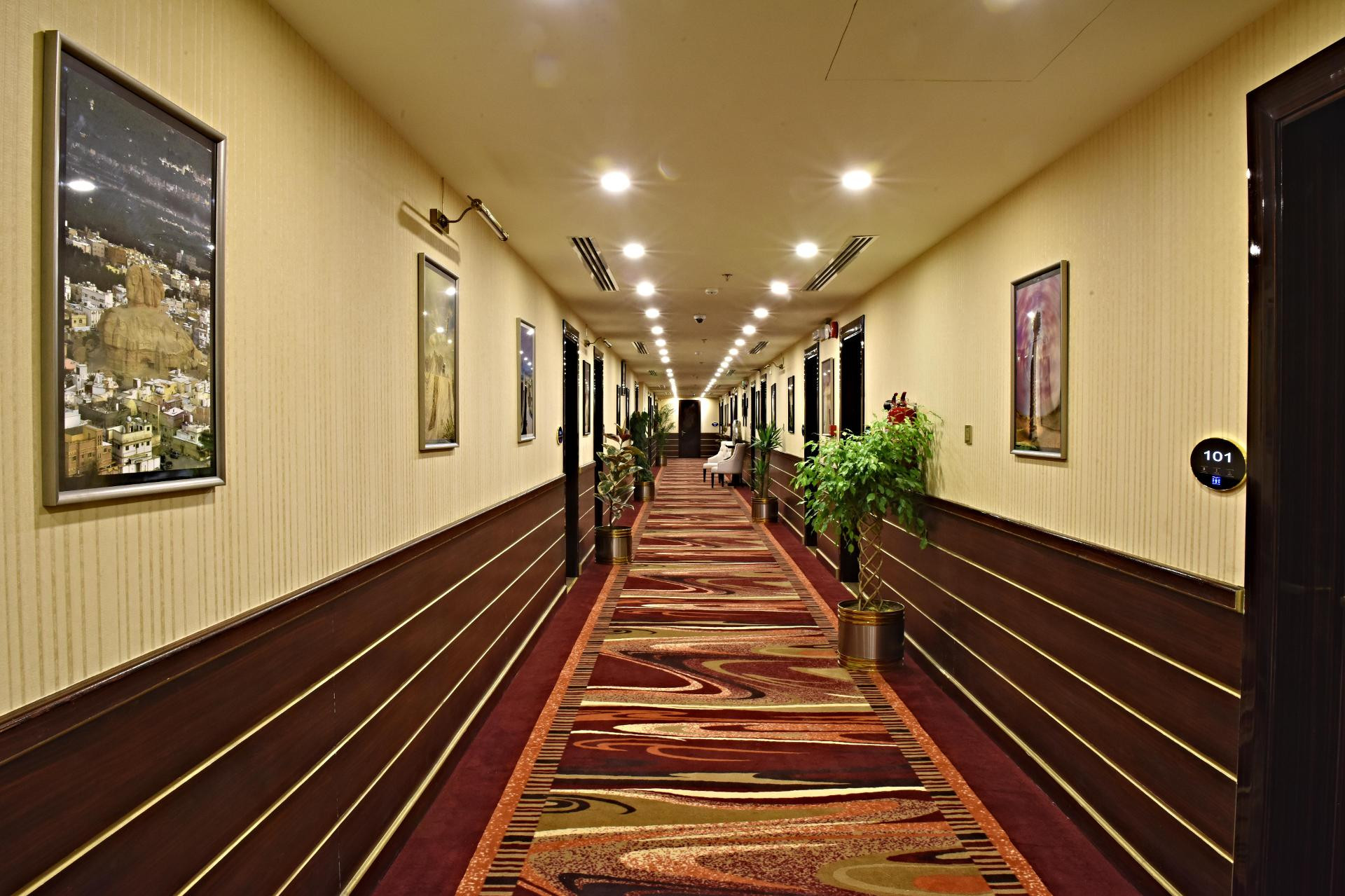 Vista Exterior Garden Plaza Hotel