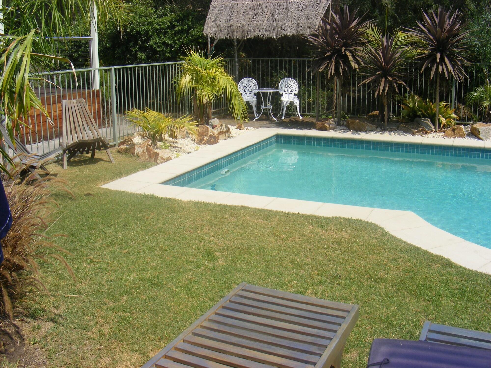 Vista Piscina Weeroona