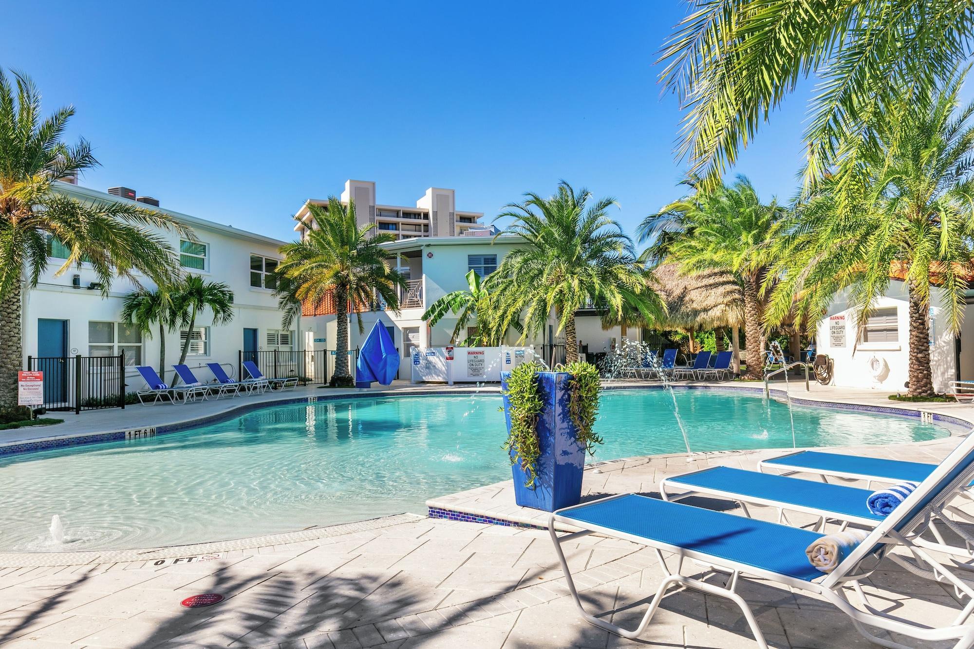 Vista Exterior Siesta Key Beach Resort and Suites
