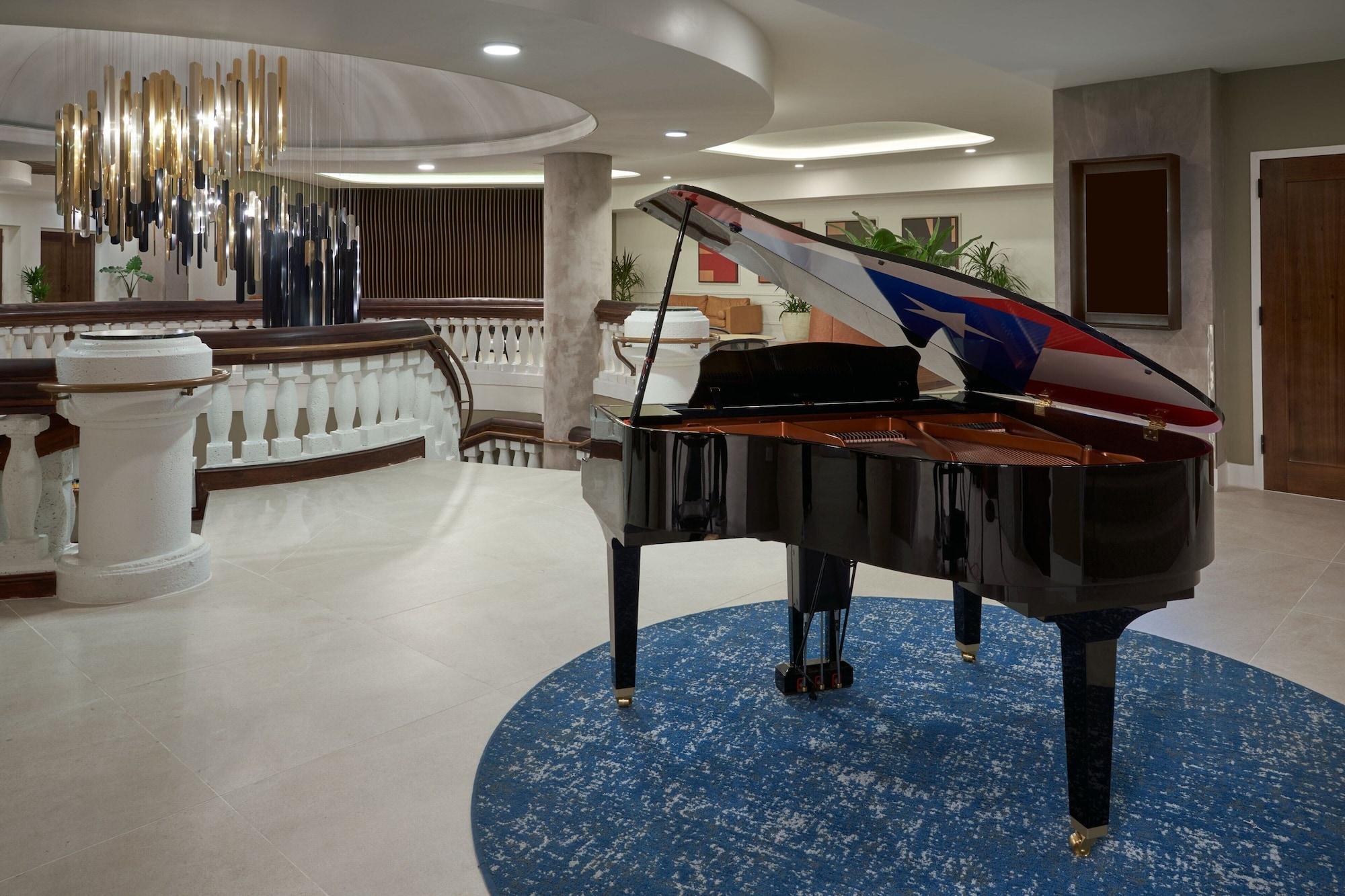 Vista Lobby Hotel Rumbao, a Tribute Portfolio Hotel