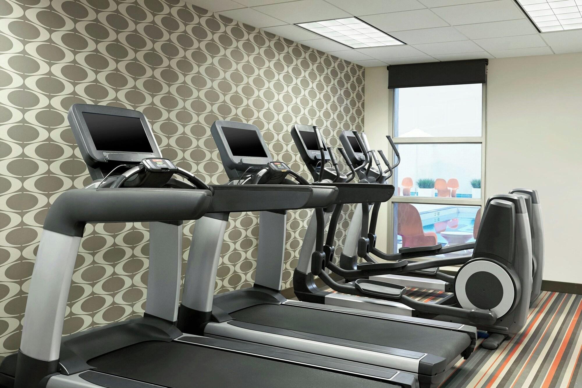 Gimnasio Aloft Calgary University
