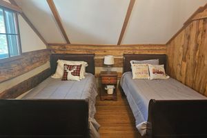 Alquiler Vacacional - Cozy Cabin w/ Natural Beauty! 2-bedroom cabin in wonderful Bedford, VA.