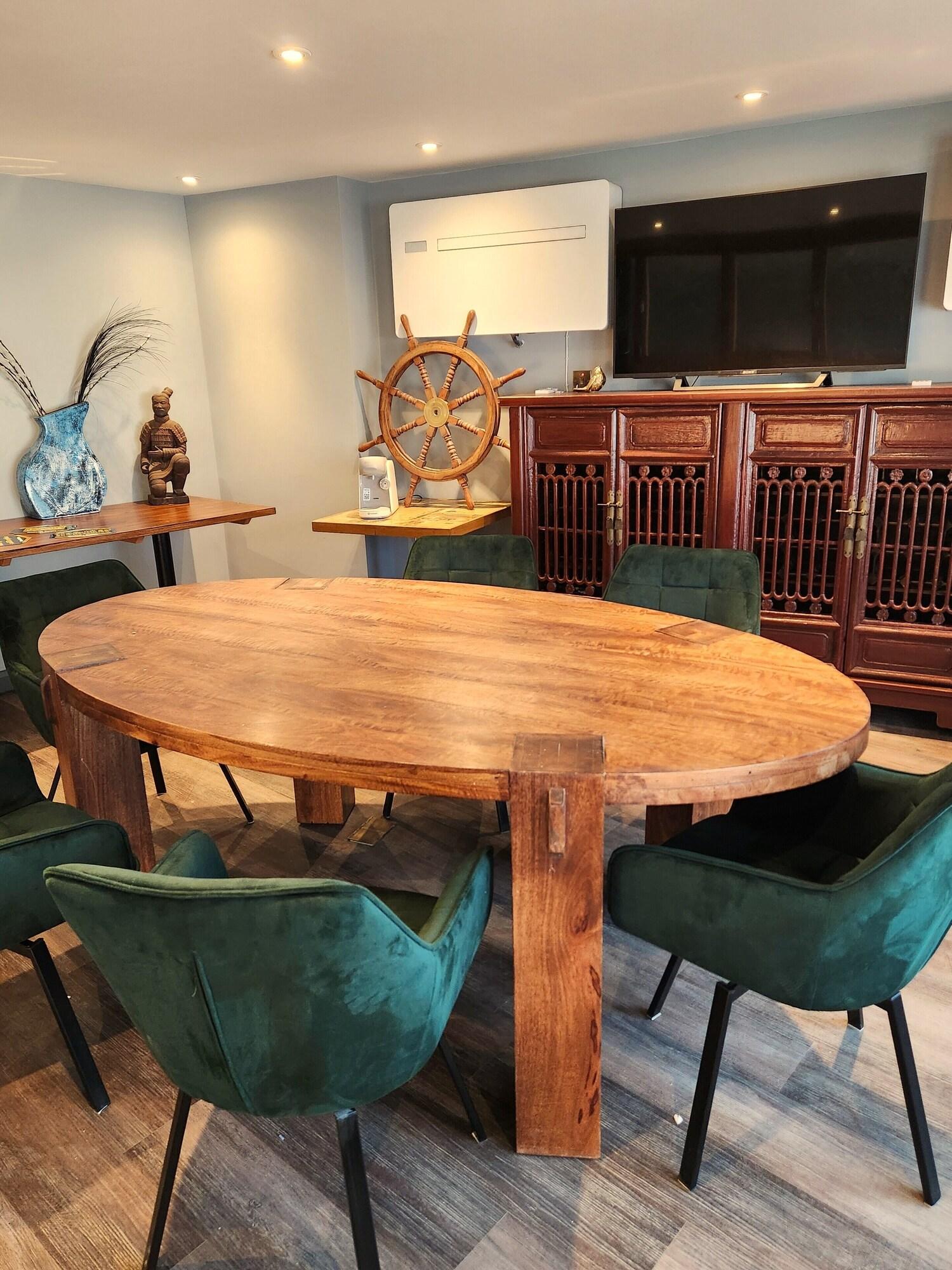 Sala de Reuniones Pinnacle Suites