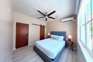 Alquiler Vacacional - Modern Condo, Kitchen, 1 Block Walk to Beach!