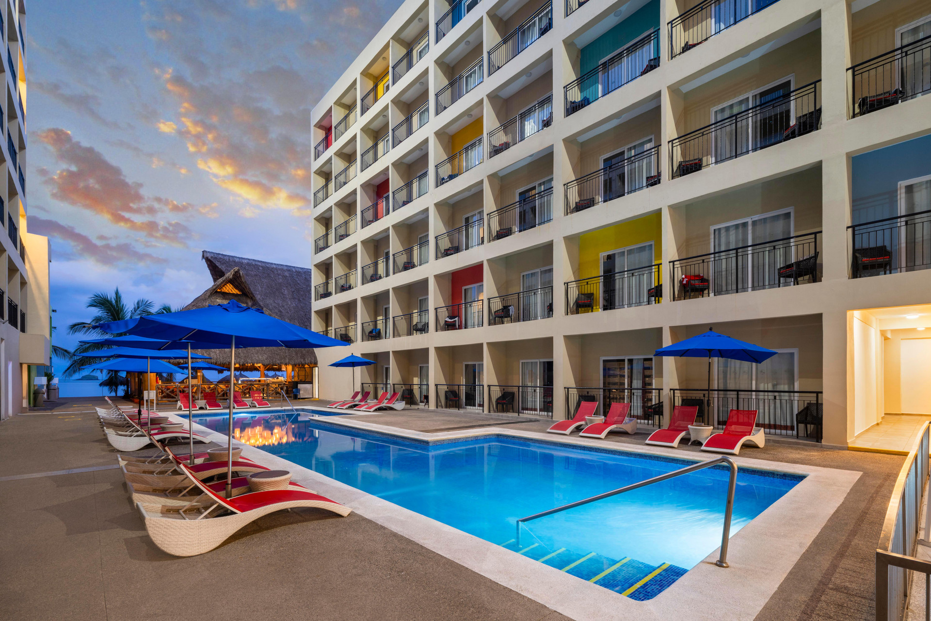 Vista Piscina Decameron Isla Coral Guayabitos, Ramada All-Inclusive Resort
