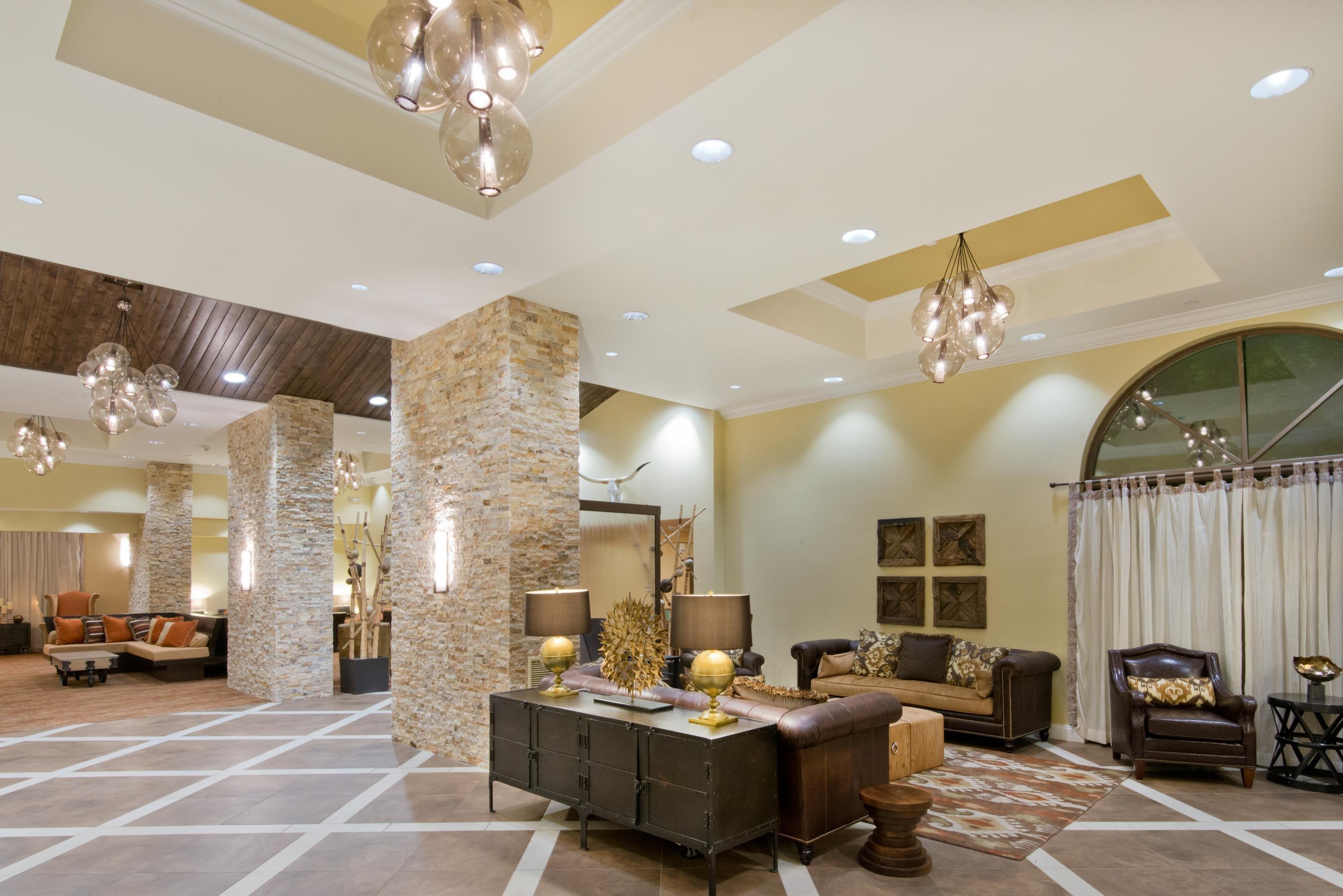 Vista Lobby Crowne Plaza Albuquerque by IHG