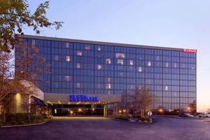 Alojamiento - Hilton Kansas City Airport