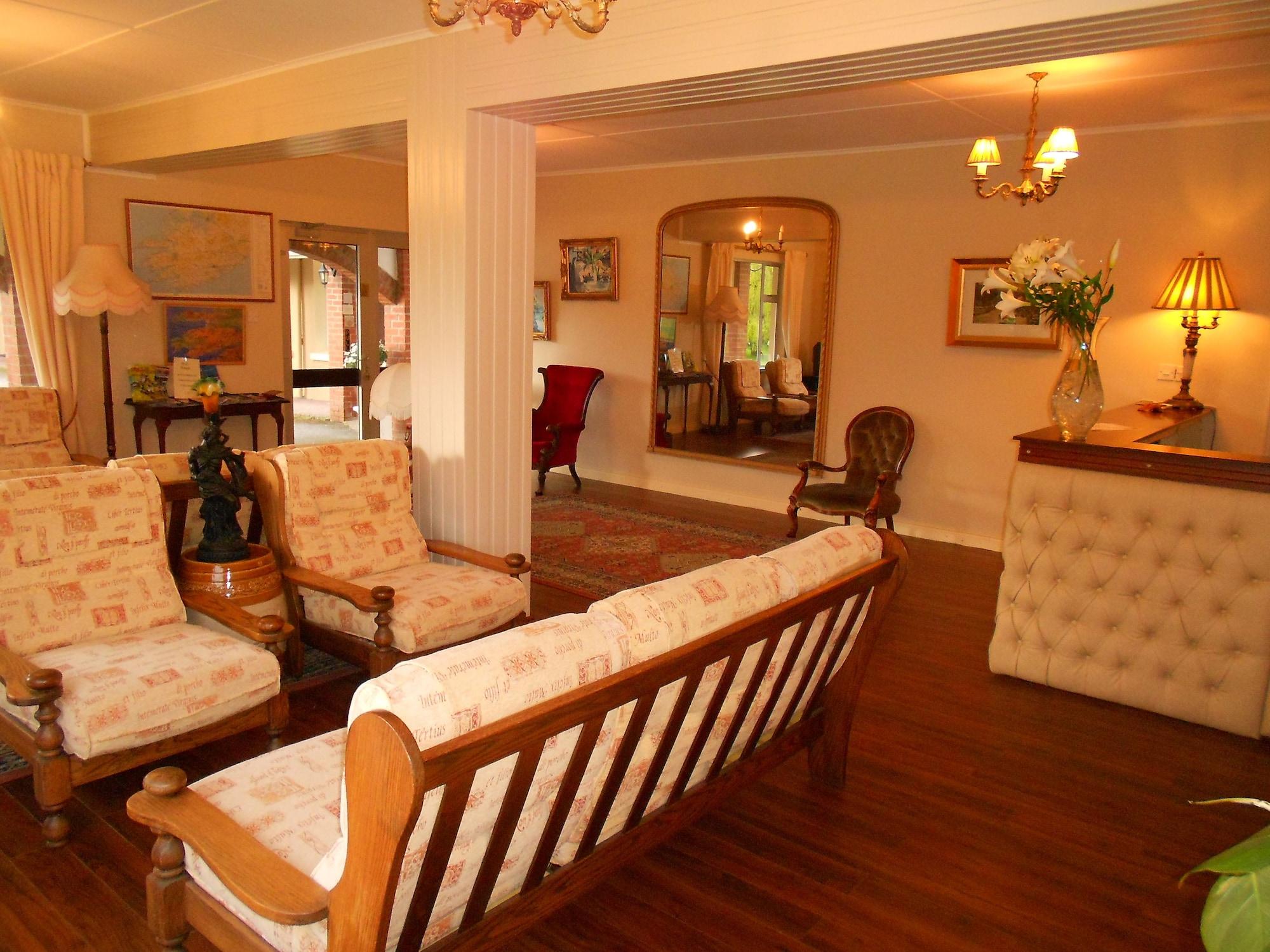 Vista Lobby The Gardens guest accommodation