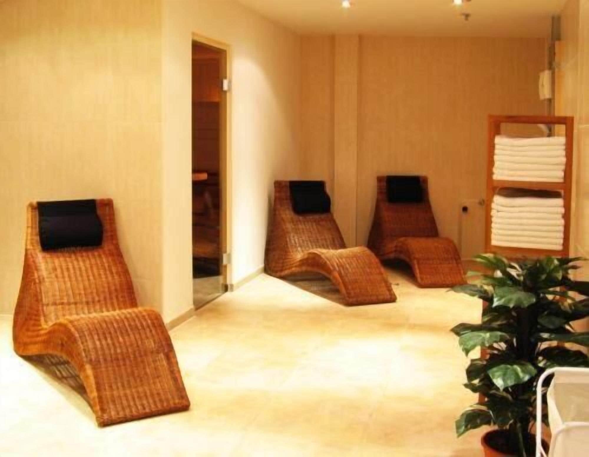 Habitación Grand Hotel Dream Frankfurt City