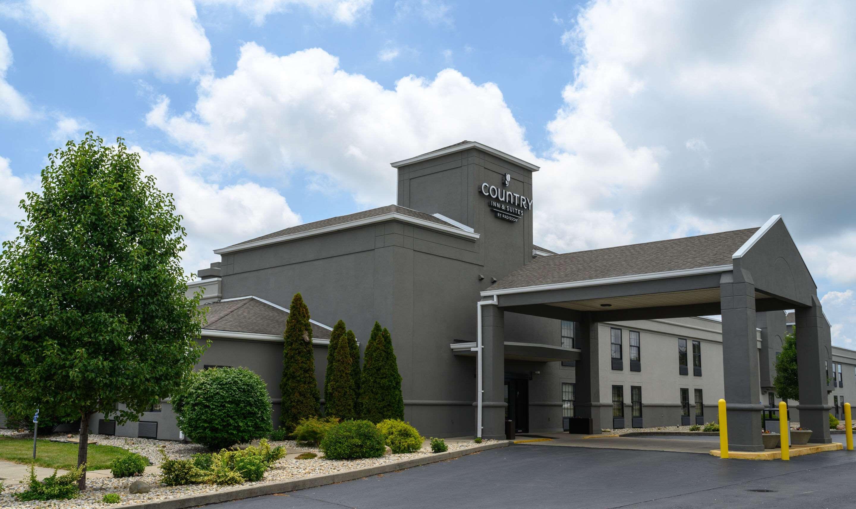 Vista Exterior Country Inn & Suites by Radisson, Greenfield, IN