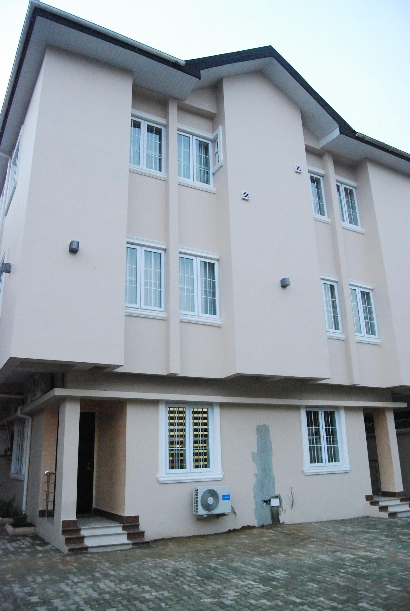 Vista Exterior Grandbee Apartment and Residence