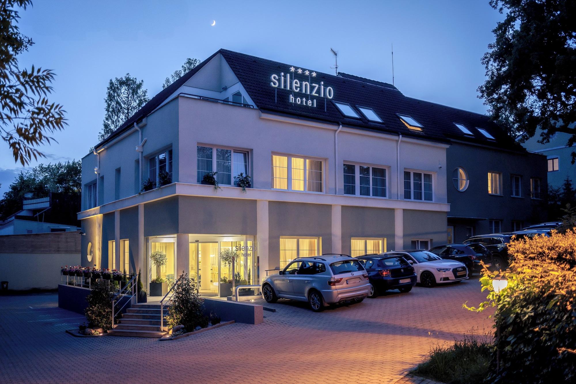 Vista Exterior Hotel Silenzio