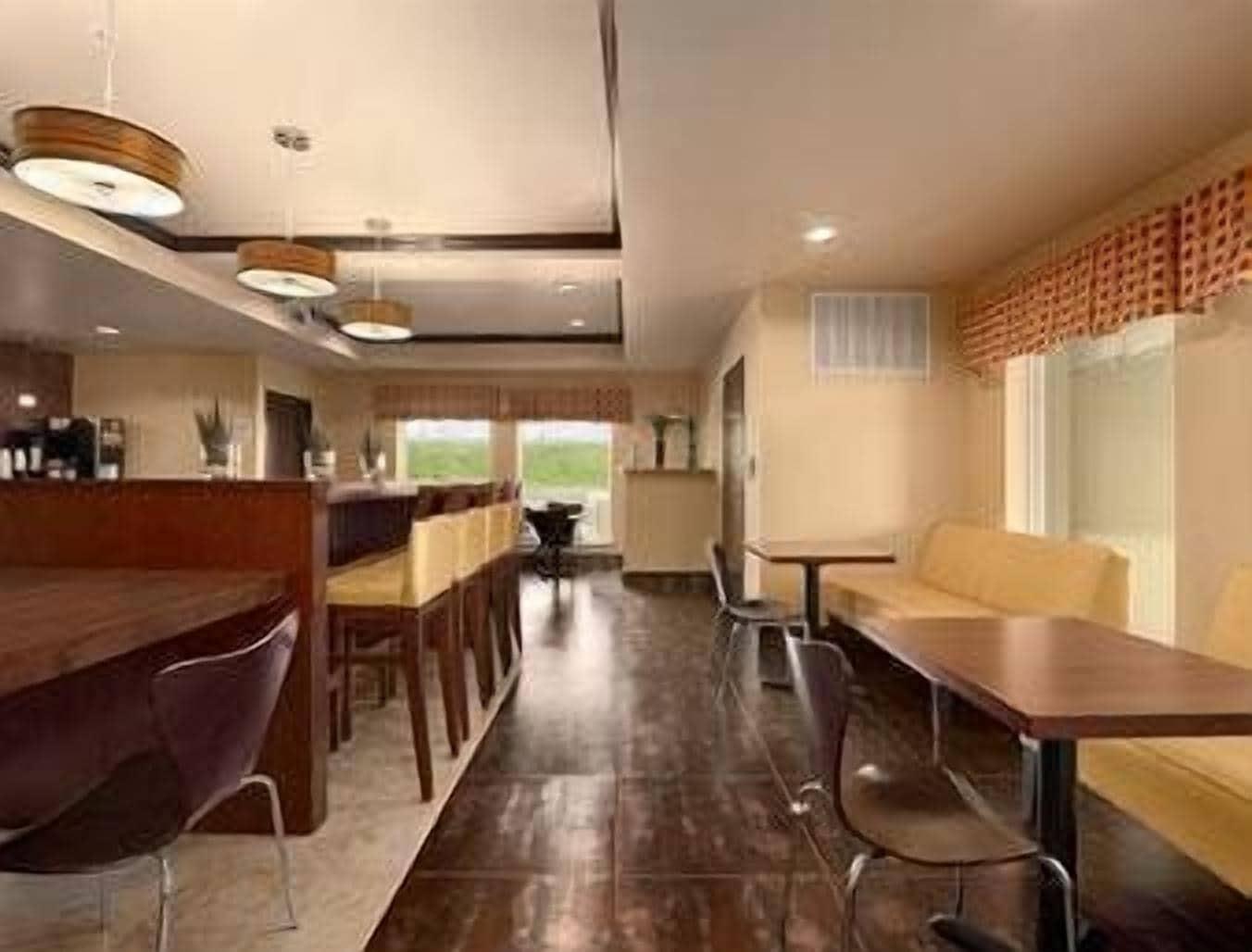 Restaurant Super 8 by Wyndham Cotulla TX