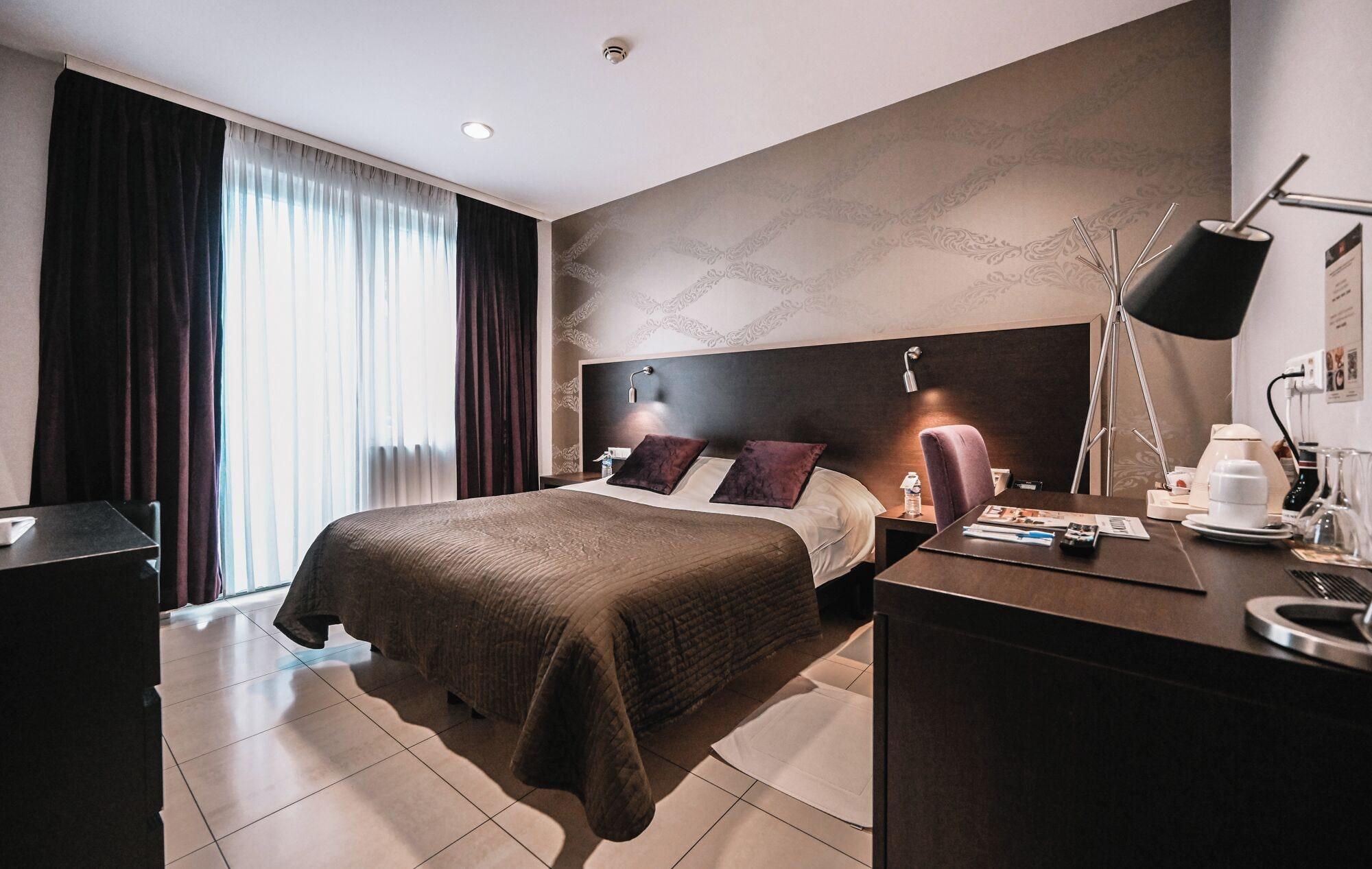 Varios Hôtel Pax
