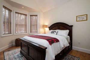 Alquiler Vacacional - Stratton + Mt. Snow family getaway with Hot Tub, Fire Pit, Game Room, and AC!