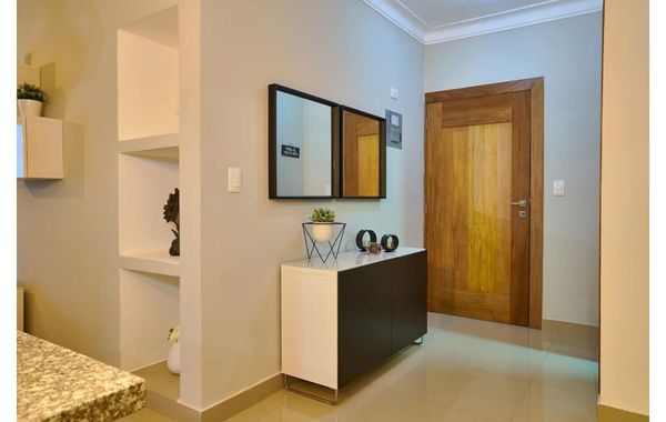 Modern & Cozy place w/pool & Parking in Downtown