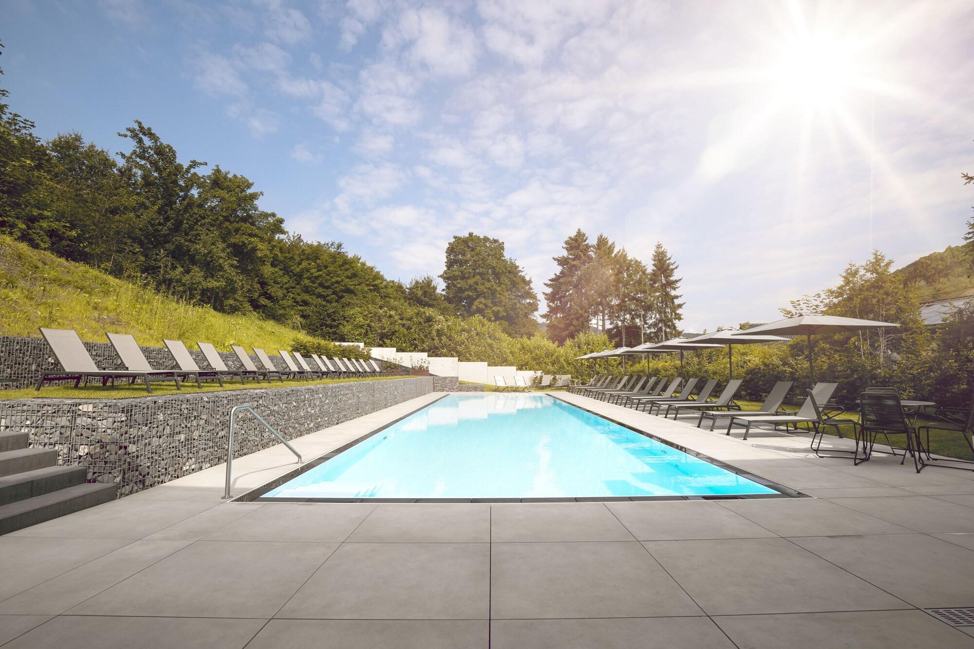 Vista Piscina Weinhaus Halfenstube