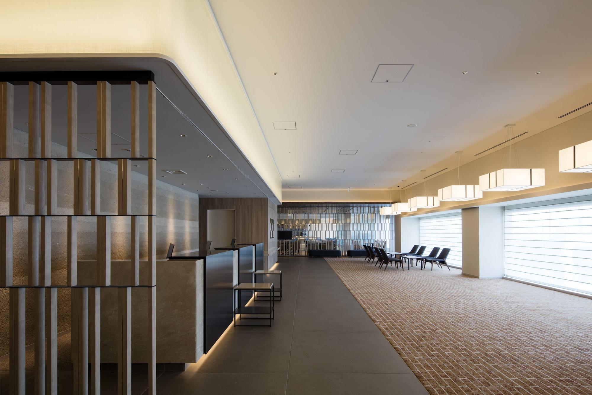 Vista Lobby Nippon Seinenkan Hotel