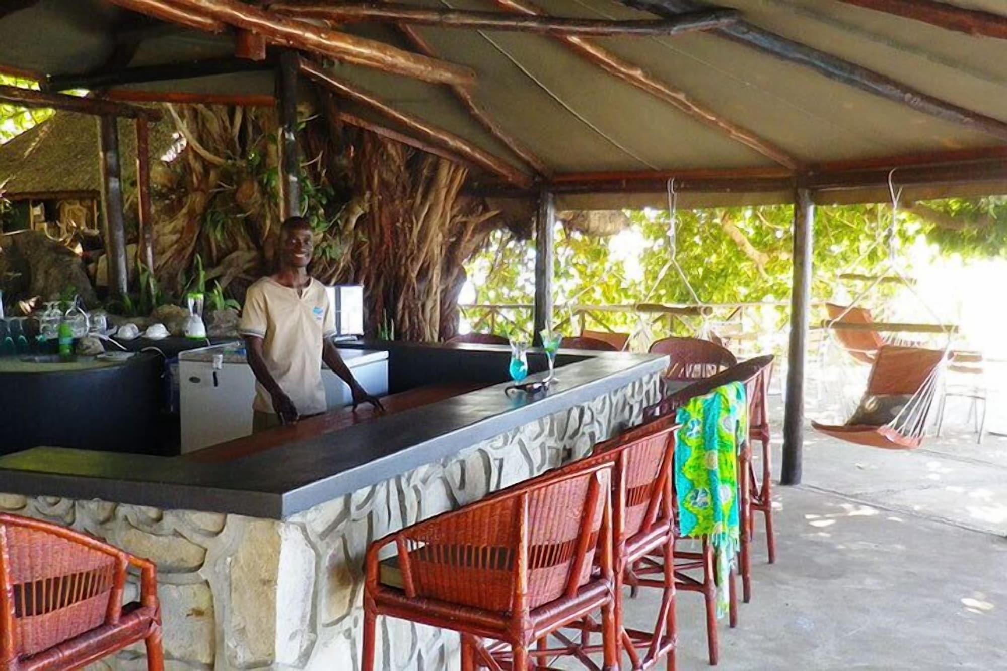 Bar/Salón Blue Zebra Island Lodge
