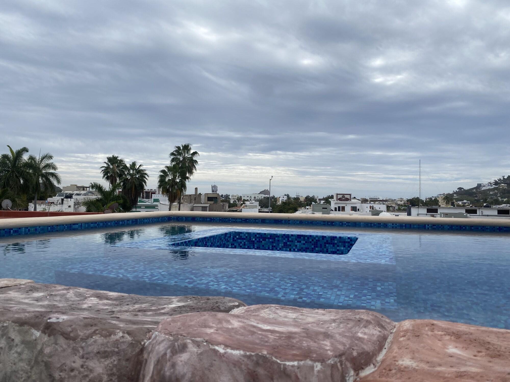 Vista Piscina Hotel Tierra Marina Centro Histórico