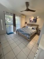 Alojamiento - Location + comfort ~ your oasis 5 mins to Esplanade & cafes, 25 to city & jetty