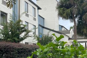 Alojamiento - Destiny Palms Hotel Maingate West