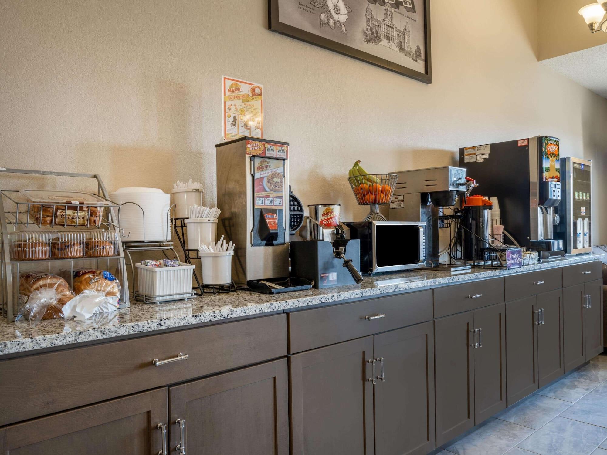 Restaurant Super 8 by Wyndham Clinton
