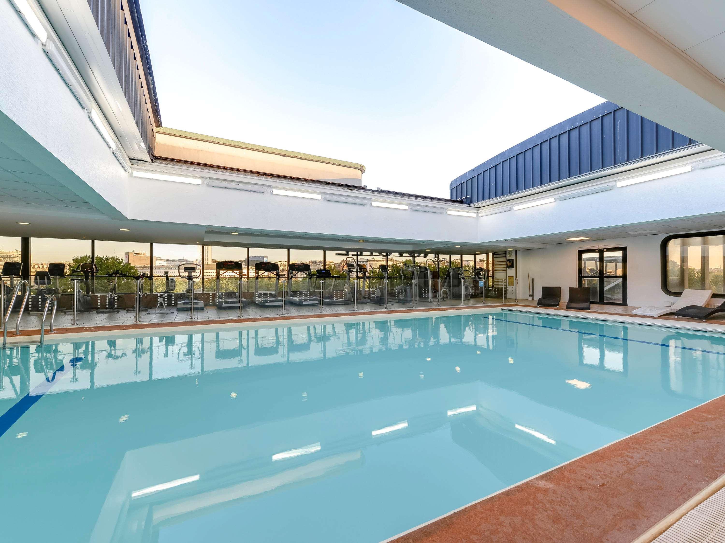 Vista Piscina Novotel Paris Centre Tour Eiffel