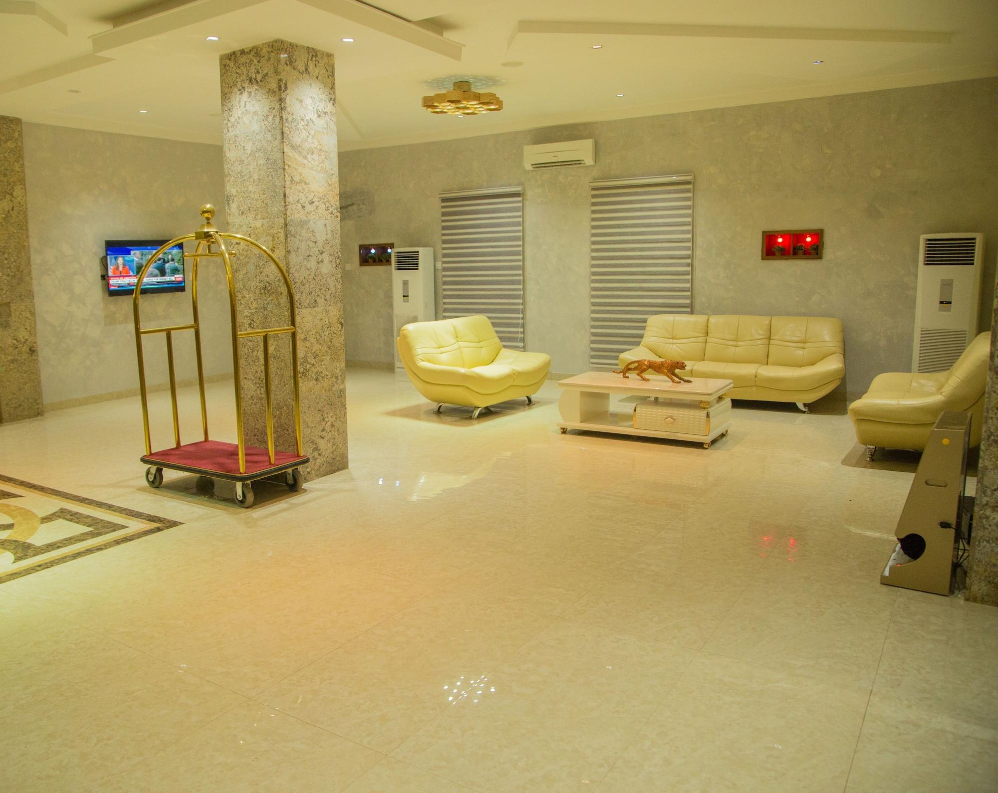 Vista Lobby Maxbe Continental Hotel