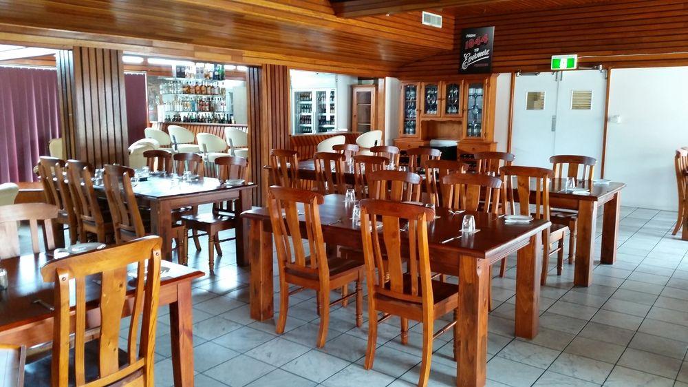 Restaurant Ambassador Motel