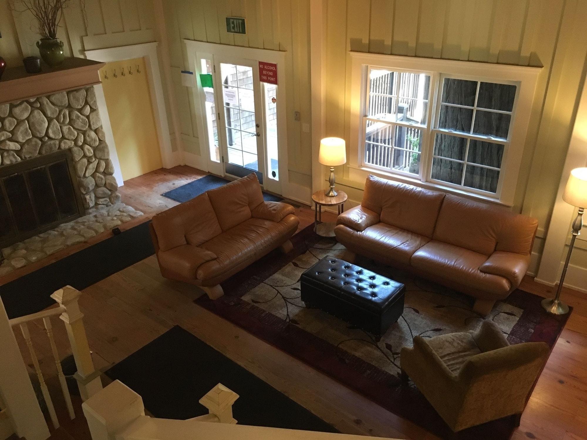 Vista Lobby Highland Dell Lodge