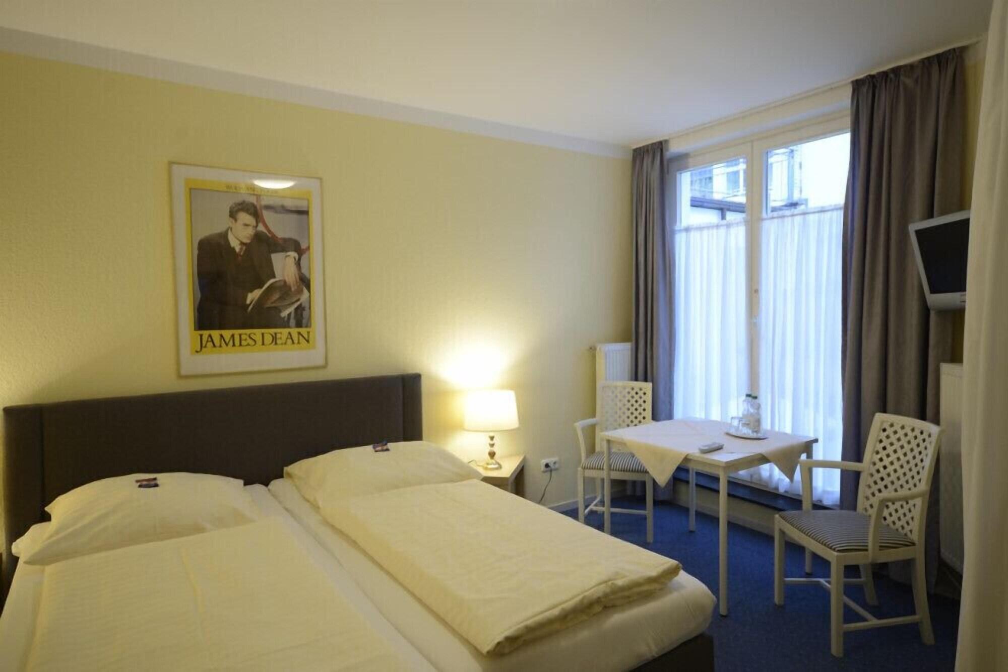 Varios Alpha Hotel-Pension