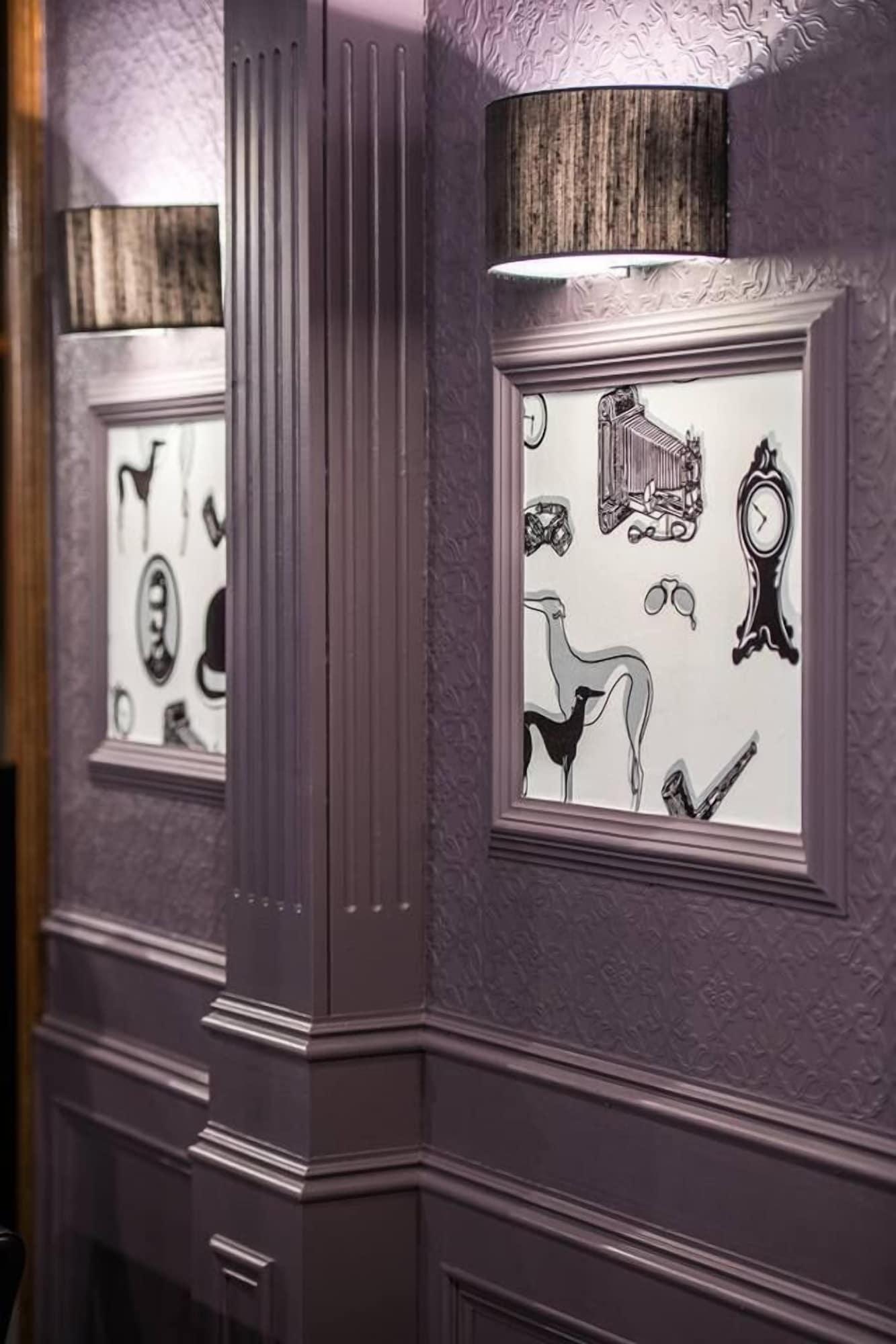 Varios Number 44 Hotel & Bar