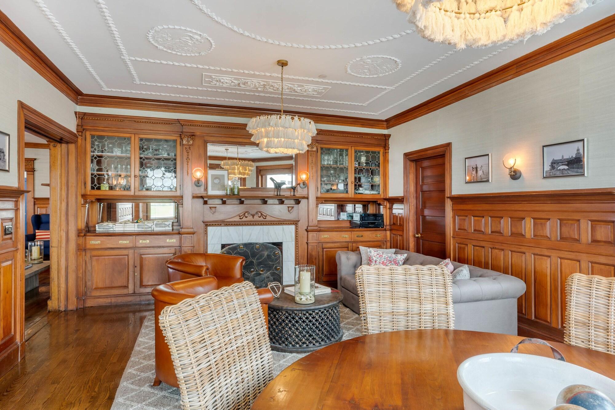 Vista Lobby The Shore House