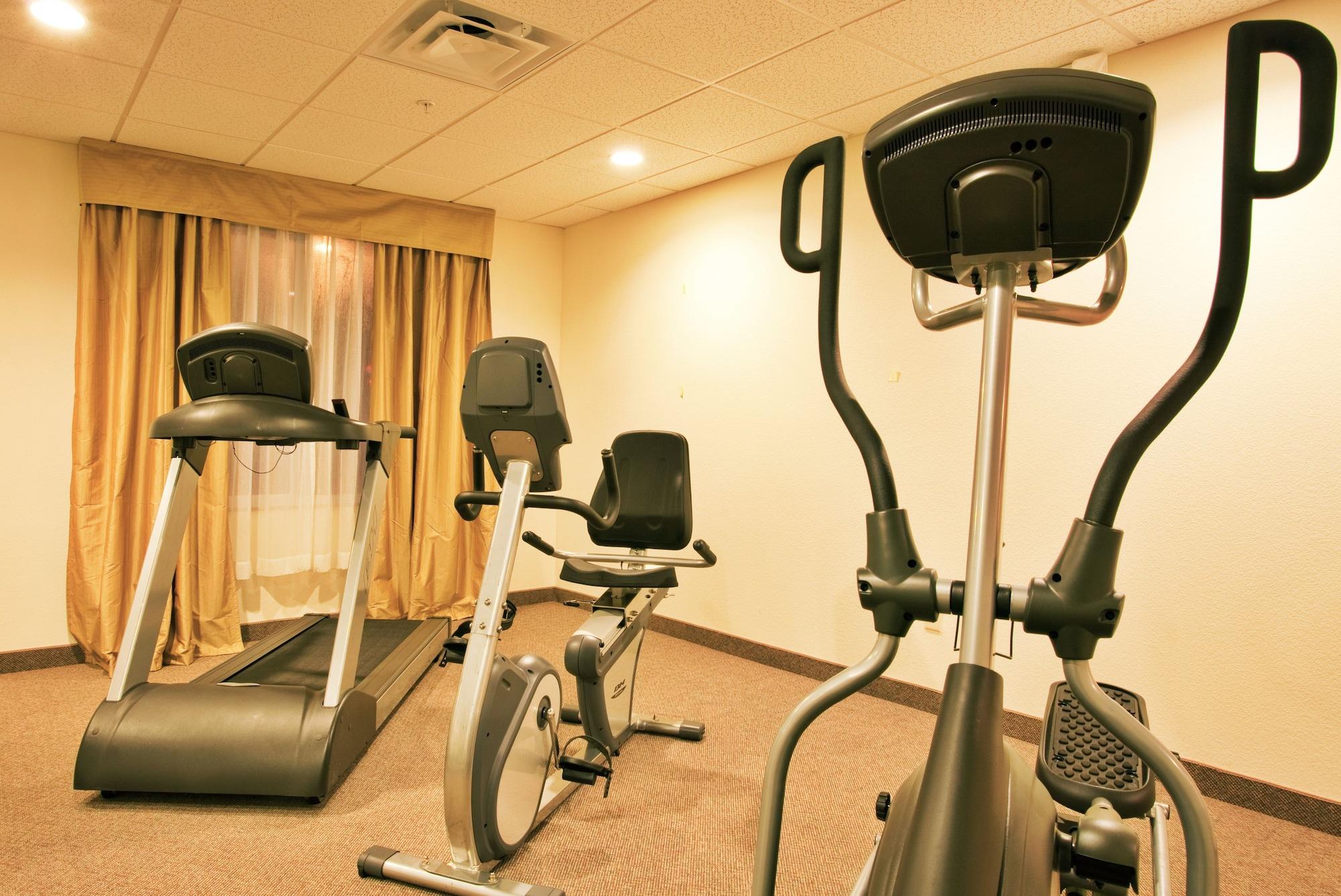 Gimnasio Holiday Inn Express Hotel & Suites Brooksville by IHG