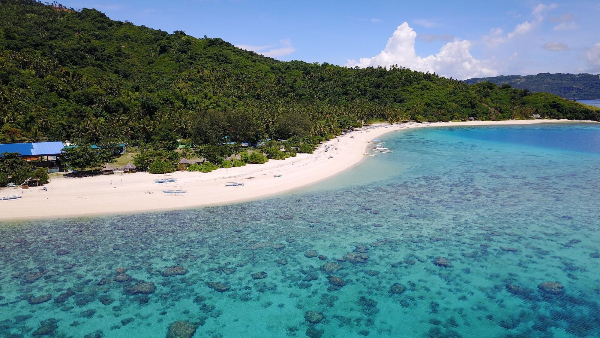 Playa Sunset Cove Beach & Dive Resort