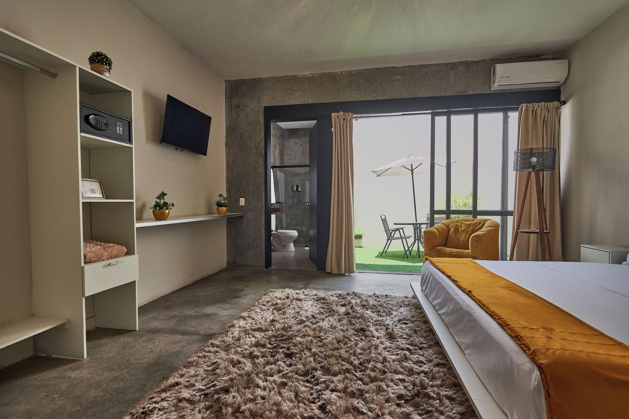 Varios Aura Hotel Boutique