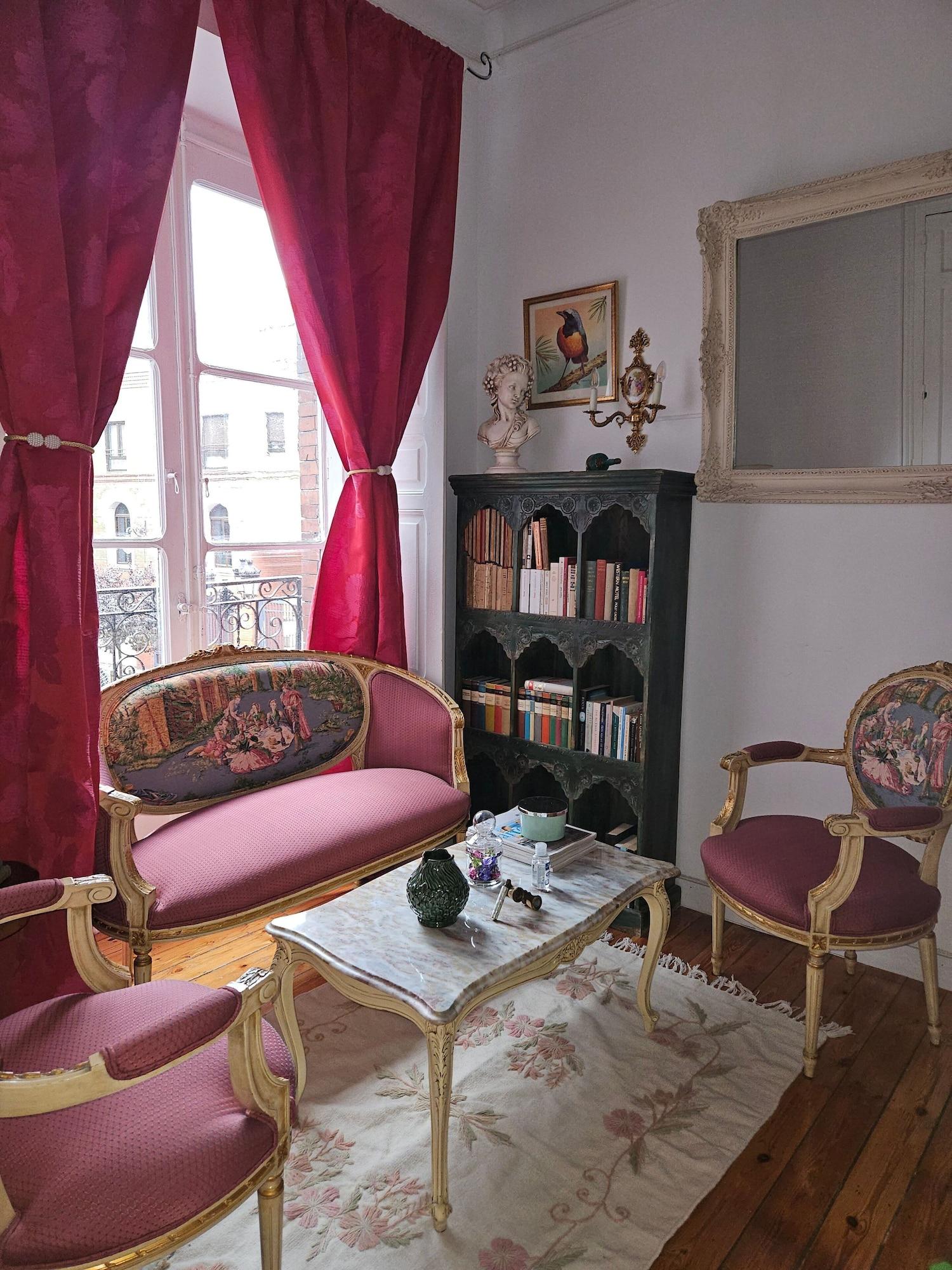 Comodidades del Alojamiento Room in Apartment - Beautiful and Large Room in The City Centre