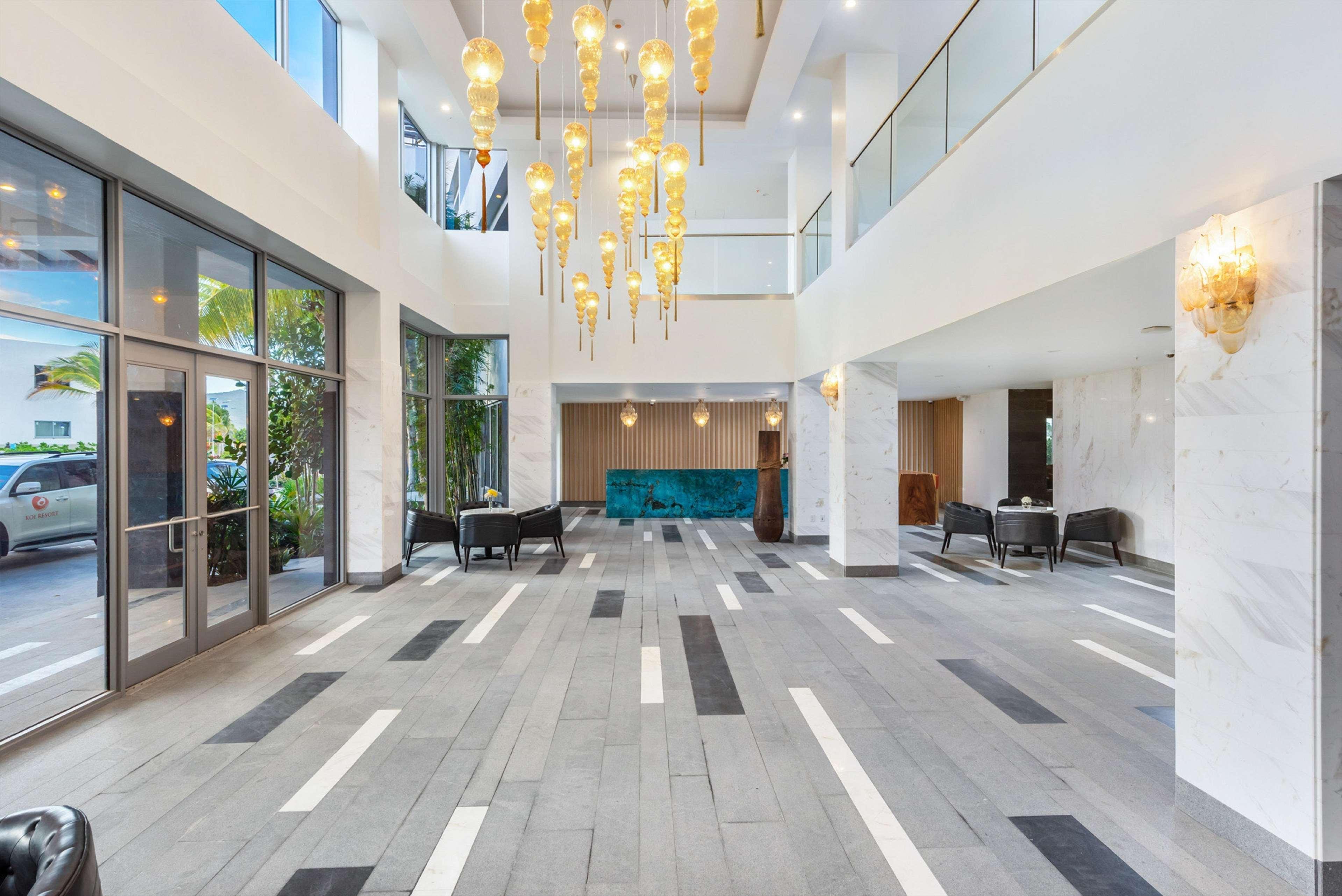 Vista Lobby Koi Resort Saint Kitts, Curio Collection by Hilton