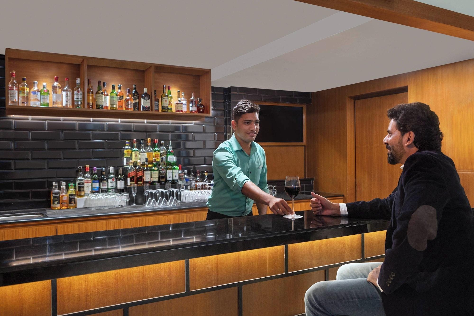 Bar/Salón Fairfield by Marriott Coimbatore
