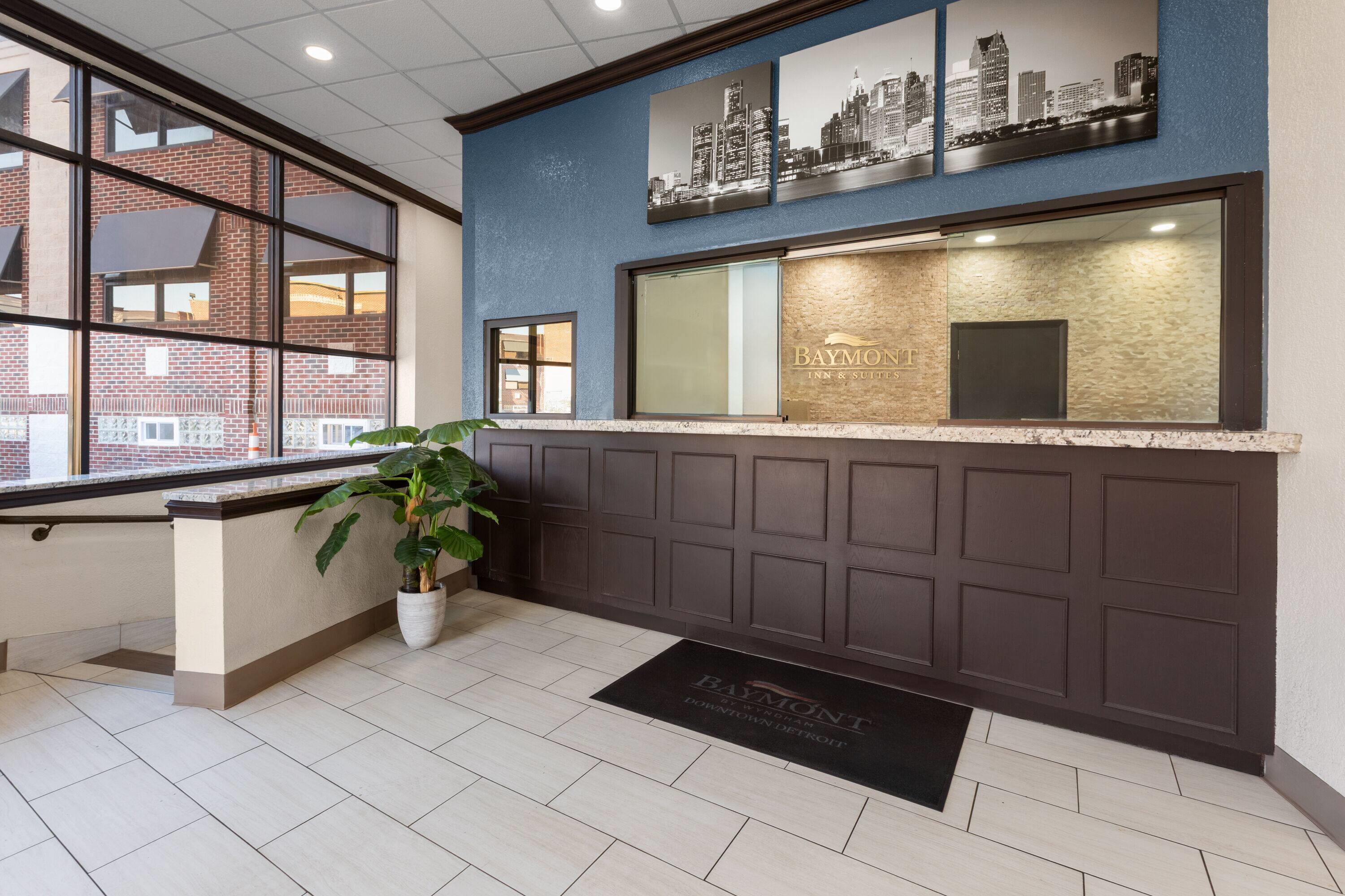 Vista Lobby Baymont by Wyndham Downtown Detroit