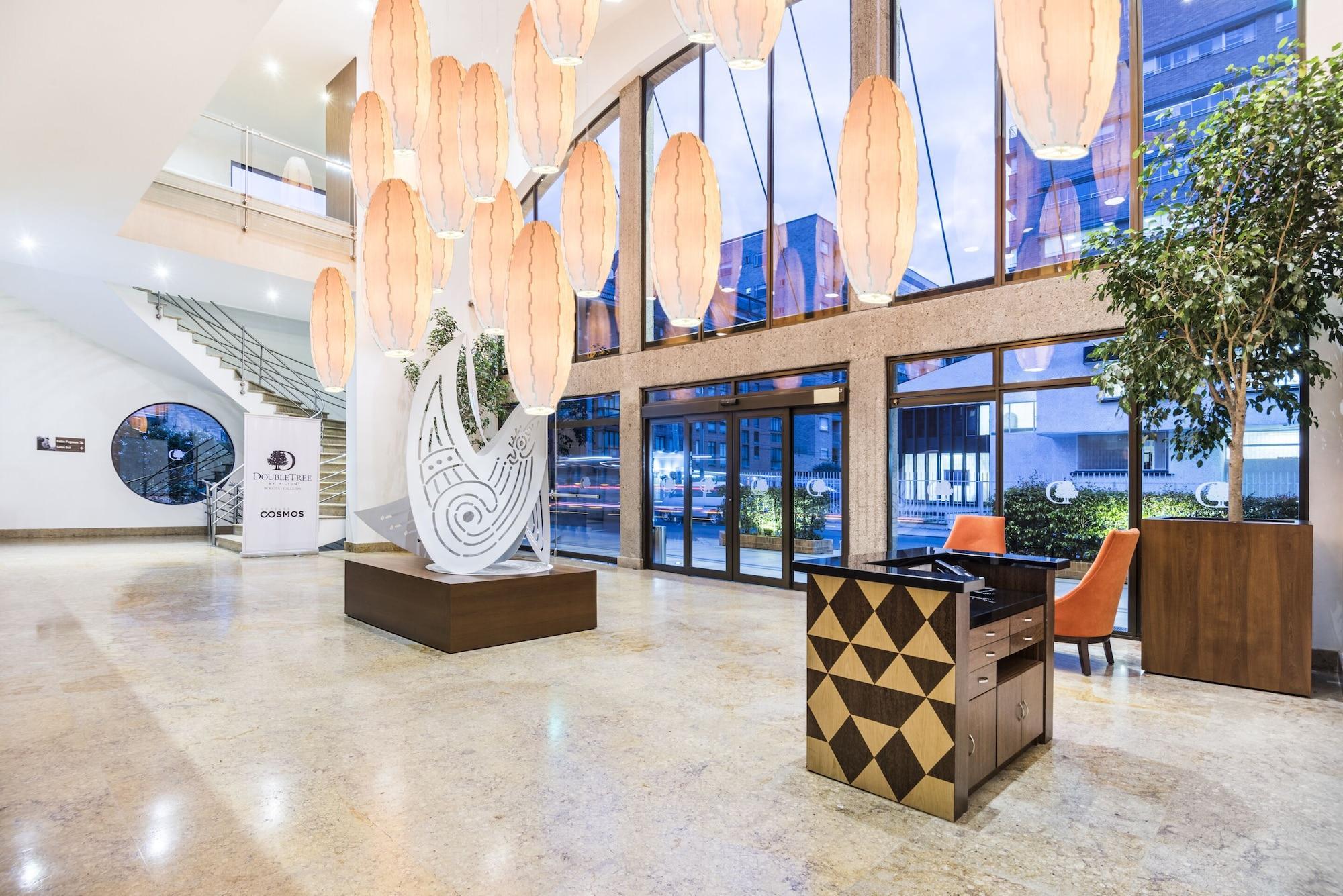 Vista Lobby Cosmos 100 Executive
