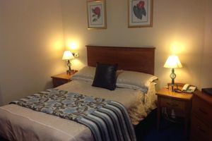 Alojamiento - Fitzgerald's Hotel