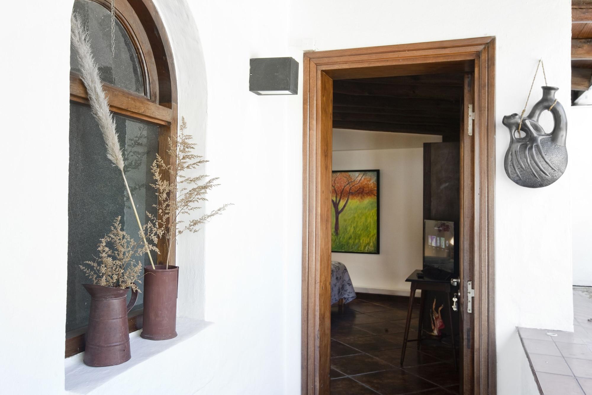 Vista Exterior Posada de Rosas