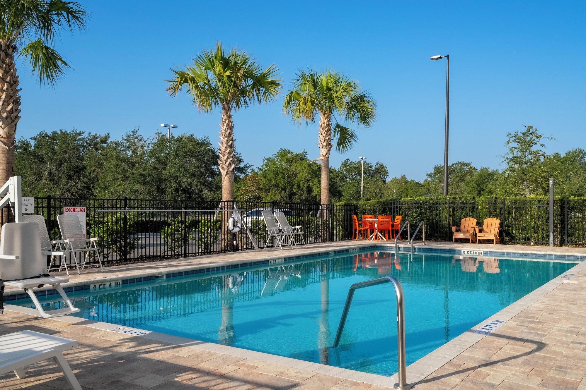 Vista Piscina SPOT X Hotel Orlando/Intl Dr by The Red Collection